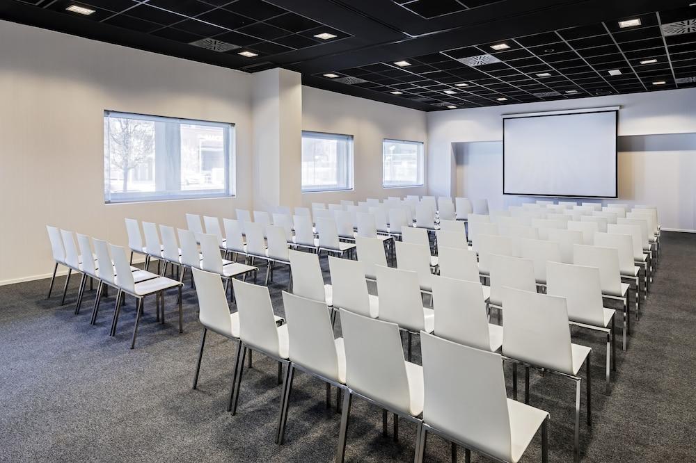Hotel Zentral Castellana Norte Madrid Ngoại thất bức ảnh